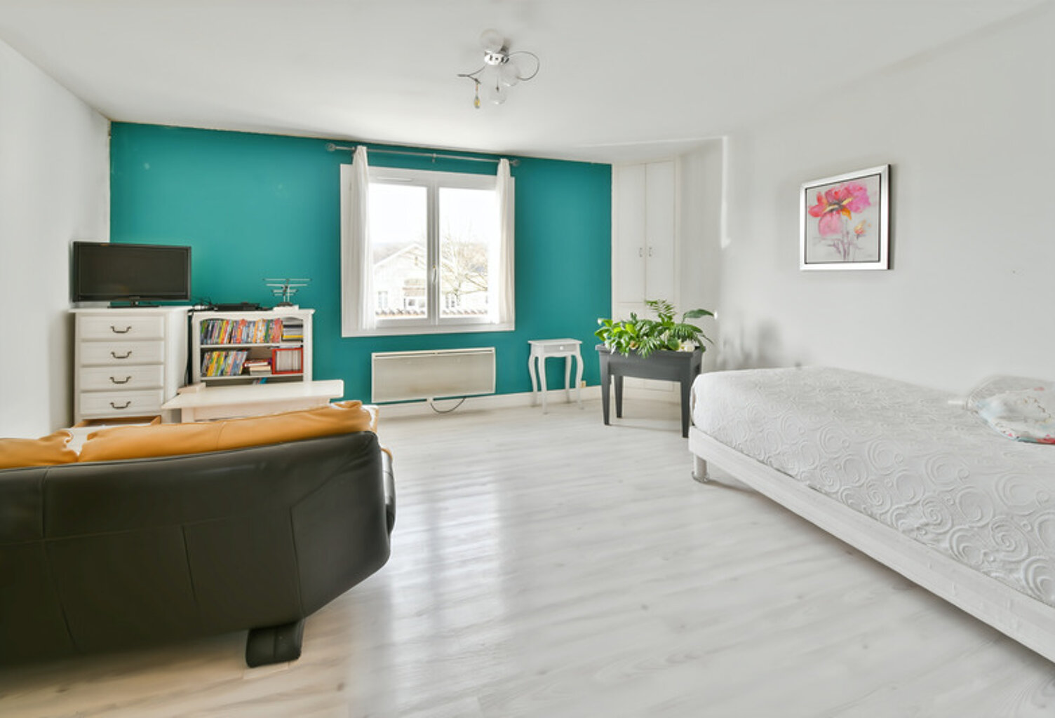 Maison/Appartement à vendre 2 pièces SAINT JEAN D'ANGELY (17)- 60 m² — photo 1