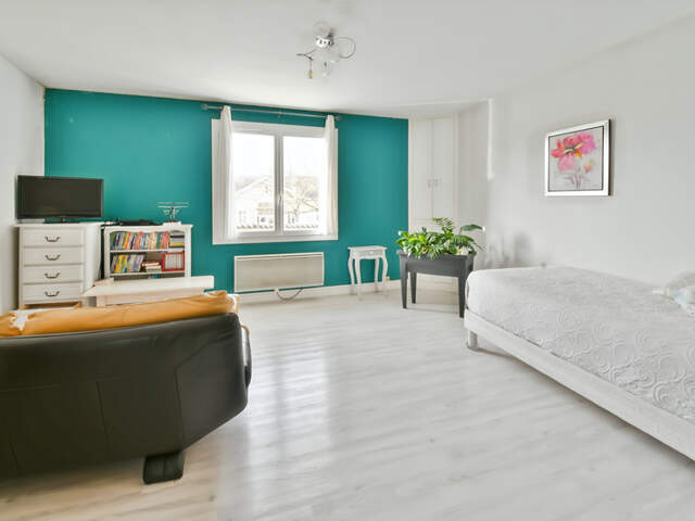 Maison/Appartement à vendre 2 pièces SAINT JEAN D'ANGELY (17)- 60 m² — photo du bien
