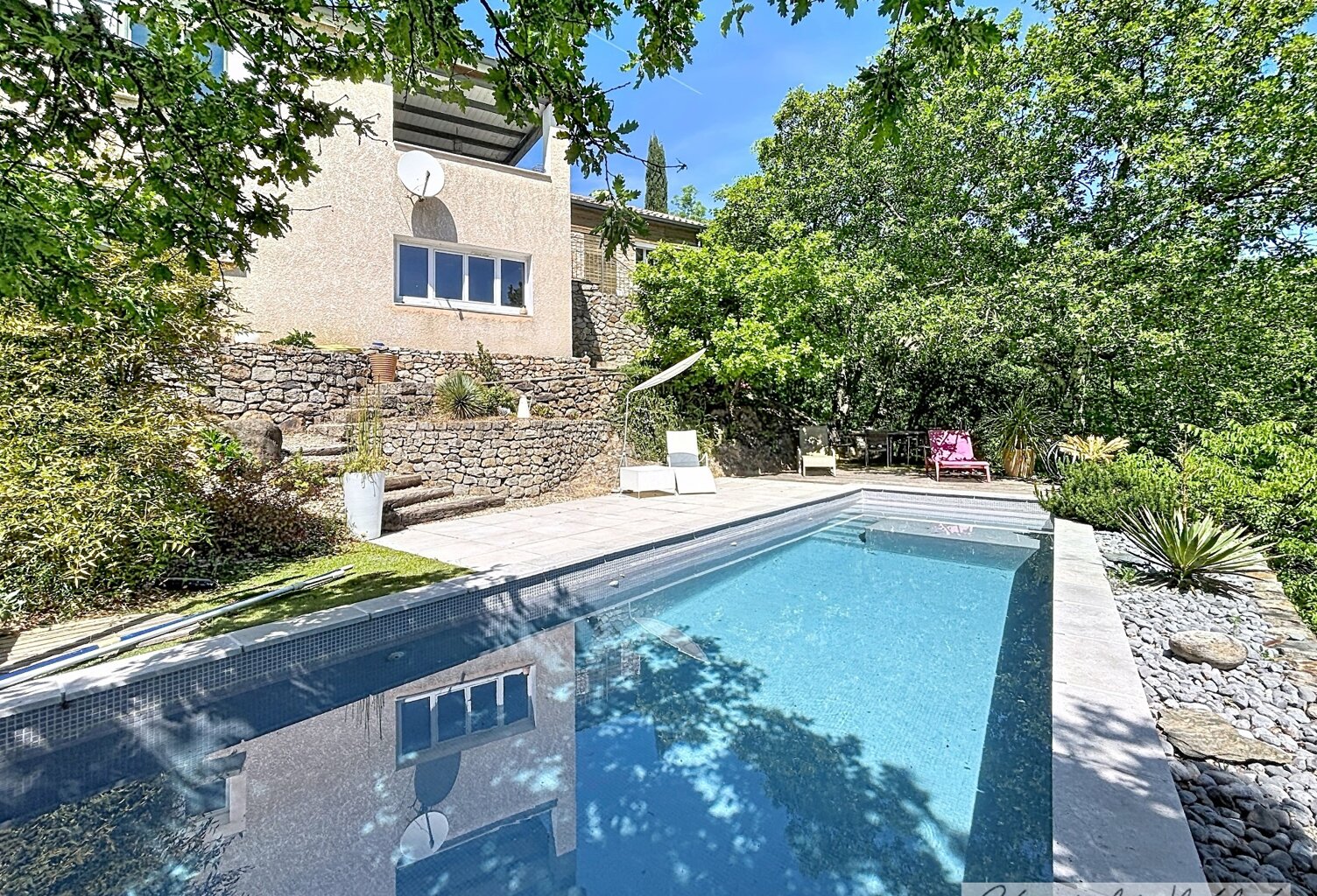 Maison à vendre à Chassiers (07) - Superficie hab 165 m2 -  Terrain 2170 m2 — photo 1