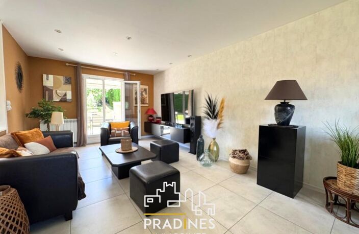 Maison de plain pied avec grand jardin - plateau de Montrond — photo 4