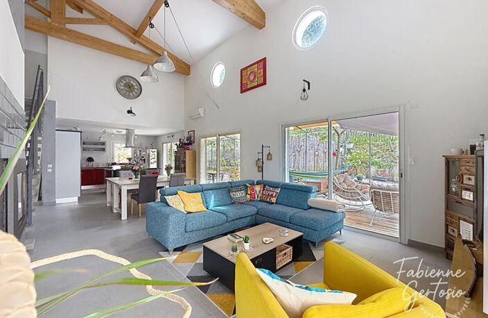 SOLLIES-TOUCAS! Maison contemporaine avec piscine et garage de74m2 — photo 3