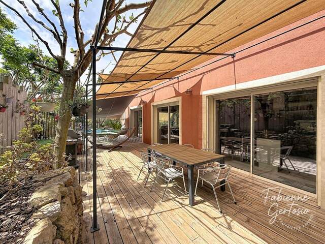 SOLLIES-TOUCAS! Maison contemporaine avec piscine et garage de74m2 — photo du bien