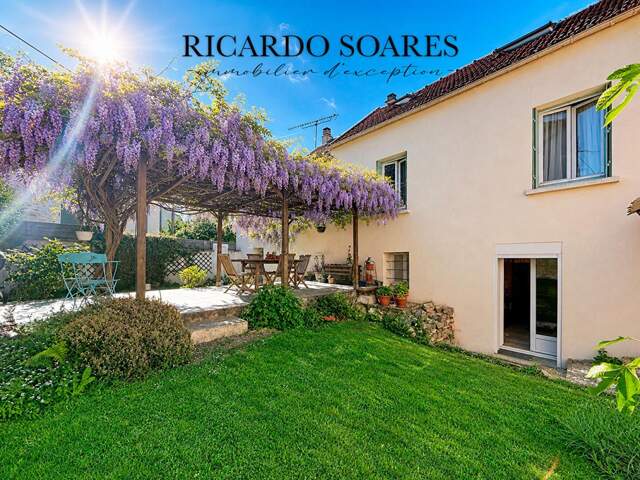 VEMARS 95470 - MAISON DE CARACTÈRE 115m2 AU SOL / 3 CHAMBRES / GARAGE 50m2 / MAGNIFIQUE JARDIN / CAVE — photo du bien