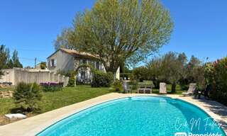 Maison 9 Pièces 205 m² à vendre à Camaret-sur-Aigues (84850)