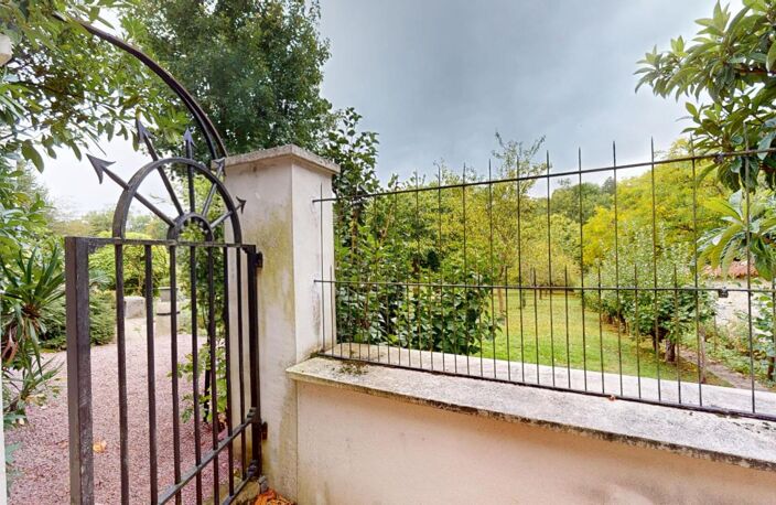 MAISON BOURGEOISE  229 M2 + dépendance 155 m2 PRIX  467900 — photo 3
