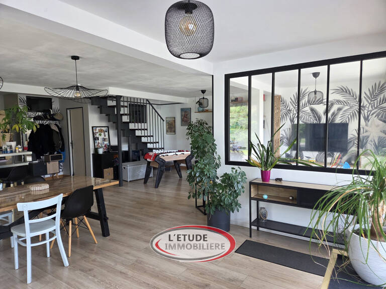 BRAINS BOURG : maison 120 m2 + garage et terrasse sur 383 m2 — photo 1