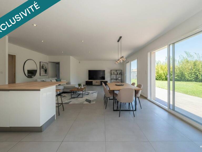 Maison contemporaine de plain-pied  127 m²  Lespinasse — photo 1
