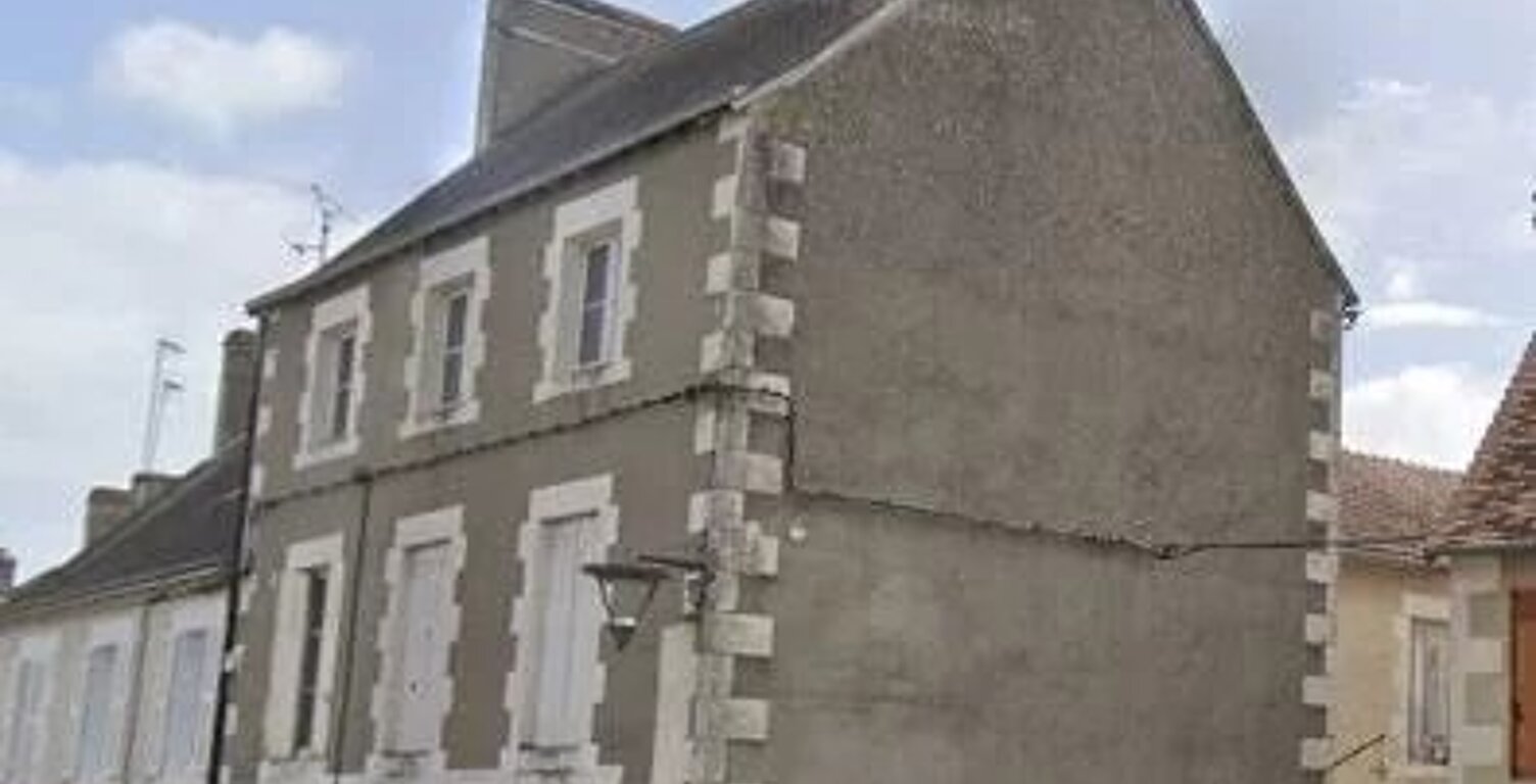 À vendre : maison de 3/4 chambres avec hangar à La Trimouille - 86 — photo 1