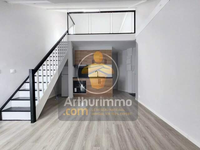 STUDIO EN DUPLEX AU DERNIER ETAGE — photo du bien