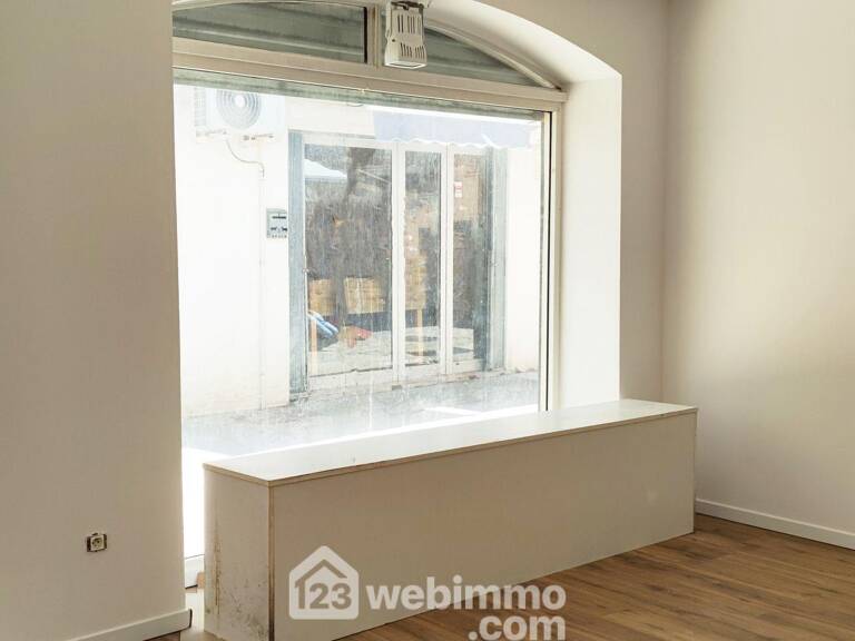 Local - 67m² - Saintes-Maries-de-la-Mer — photo 1