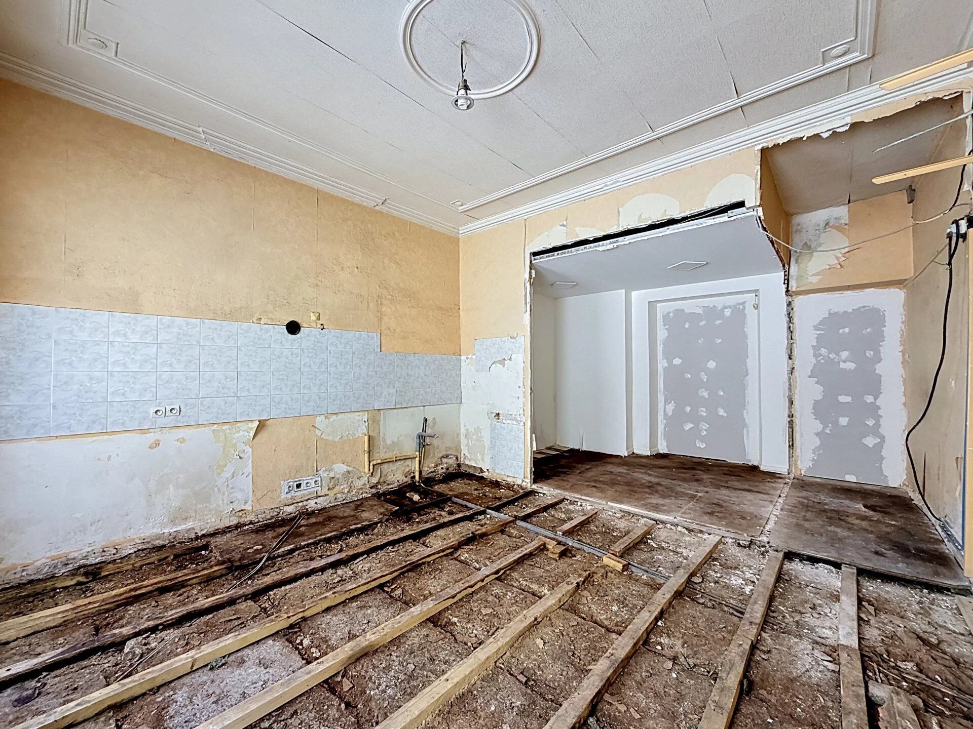 Acheter bureau de 1 pièce 28 m² 45 000 € à Bourgoin-Jallieu (38300) : une annonce Arthurimmo.com — 3