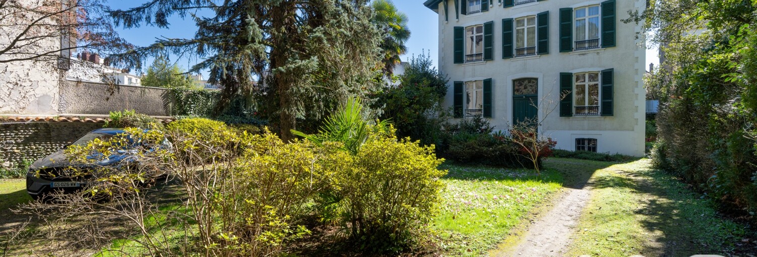 Maison 12 Pièces 317 m² à vendre à Pau (64000)