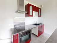 T3 traversant 65m² · Double terrasse 26m² plein sud · 2 ch. avec terrasse privée · Gare TER · DPE C — photo 4