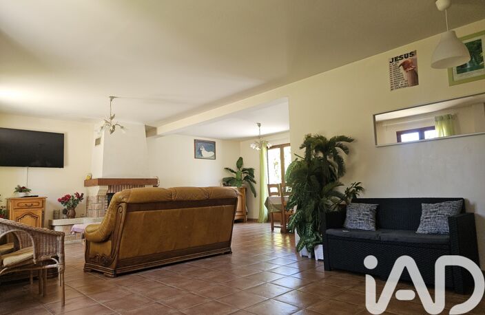 Vente Maison/villa 7 pièces — photo 2