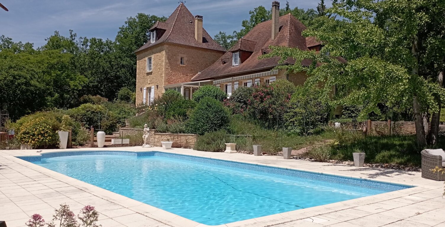 Propriété avec parc, piscine chauffée et tennis. — photo 1