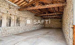 Immeuble  140 m² à vendre à Saint-Laurent-d'Aigouze (30220)