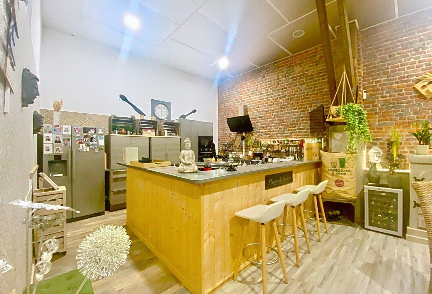 LOFT 140M² AVEC TERRASSE ET STATIONNEMENT — photo 1