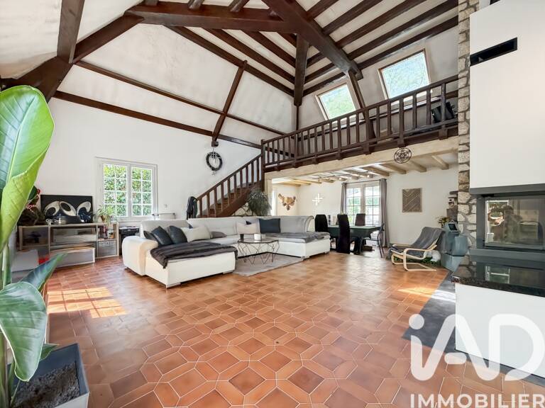 Vente Maison/villa 9 pièces — photo 1