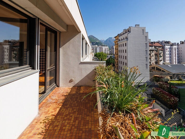 T2 DERNIER ETAGE VUE BELLEDONNE & BASTILLE — photo 1