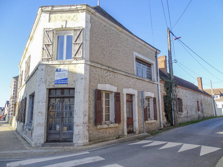 En vente à Châtres-Sur-Cher (41) : maison de caractère 10 pi — photo 1