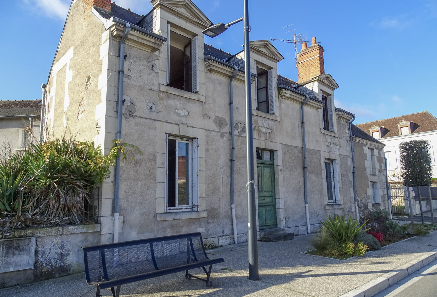 Ensemble immobilier à rénover — photo 1