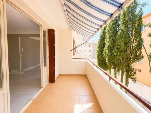 Aix Quartier Pigonnet – Appartement T4/5 traversant de 81 m² avec balcon, cave et stationnement — photo du bien