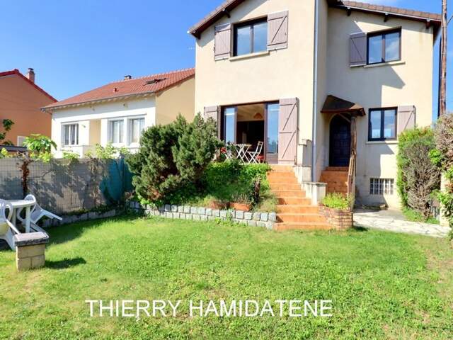 MARCHE DES COTEAUX -ECOLE PRIVE ST JOSEPH -IDEAL JEUNE COUPLE !! JOLIE MAISON 100M2 3 CHAMBRES S/SOL TOTAL ET GARAGE — photo du bien