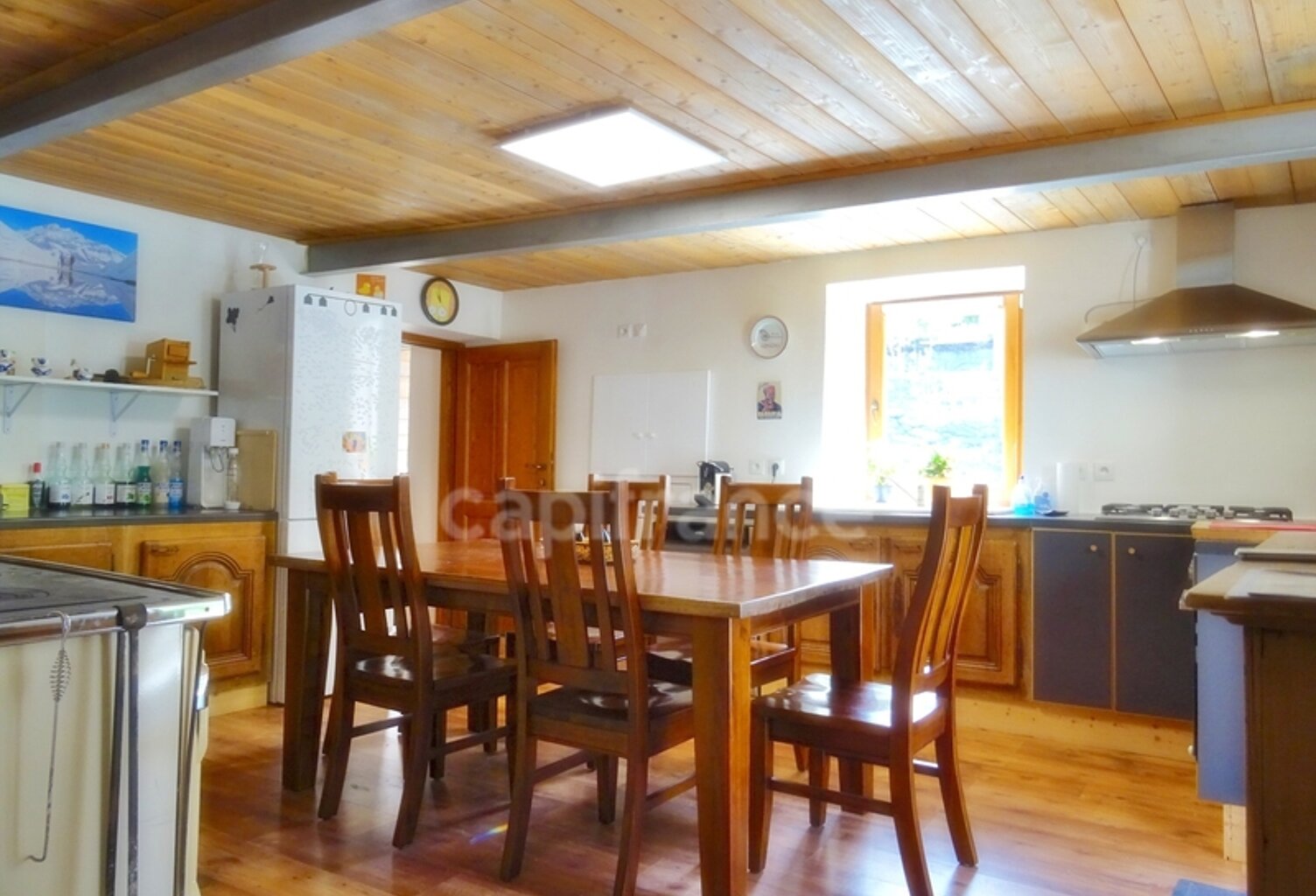 En Savoie (73), à vendre Vallée de La Maurienne, maison P8 rénovée, cave, voutes, terrain, combles, stations de ski, 3 vallées — photo 1