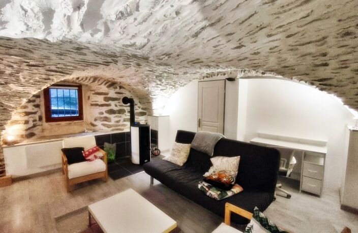 En Savoie (73), à vendre Vallée de La Maurienne, maison P8 rénovée, cave, voutes, terrain, combles, stations de ski, 3 vallées — photo 5