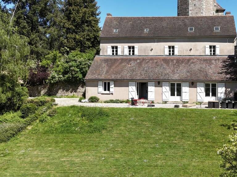 Maison rénovée sur 4 876 m² à vendre avec vue dégagée sur la pleine nature — photo 1