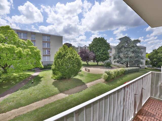 Appartement À Vendre — photo du bien