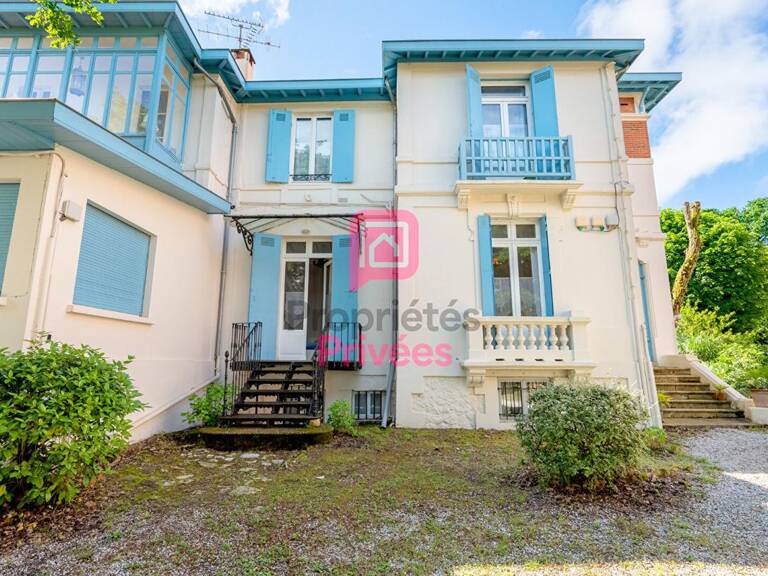 ARCACHON - Appartement de caractère avec jardin privatif au sein d'une remarquable villa Arcachonnaise — photo 1