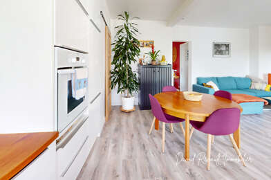 Appartement 3 pièces 252800 €