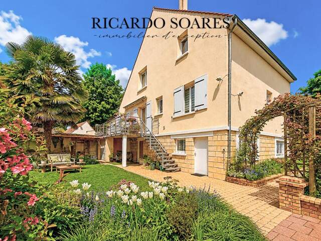60290 MONCHY-SAINT-ELOI - MAISON FAMILIALE 164m2 au sol / 4 ou 5 CHAMBRES / 2 GARAGES / JARDIN — photo du bien