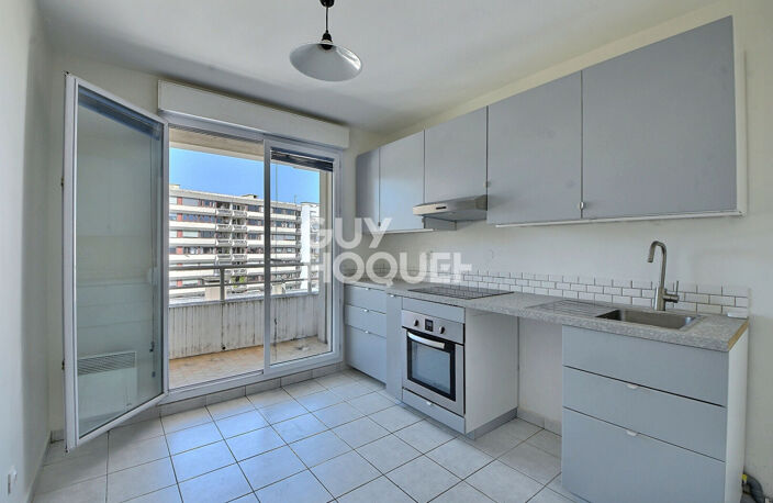 Villette / Ferrandière, Dernier étage, appartement T5 de 113 m²  avec grenier & garage, Lyon 3ème (69003) — photo 3