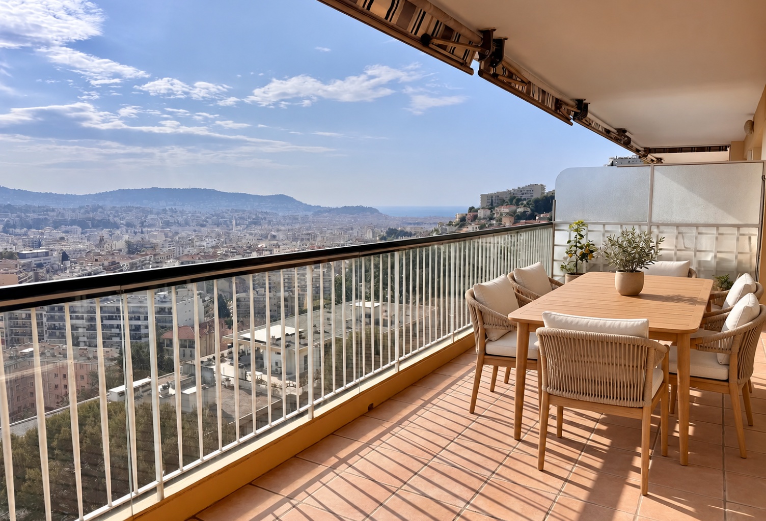 GRAND 4 PIECES AVEC TERRASSE - NICE CESSOLE — photo 1