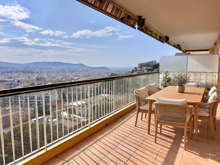 GRAND 4 PIECES AVEC TERRASSE - NICE CESSOLE — photo 1