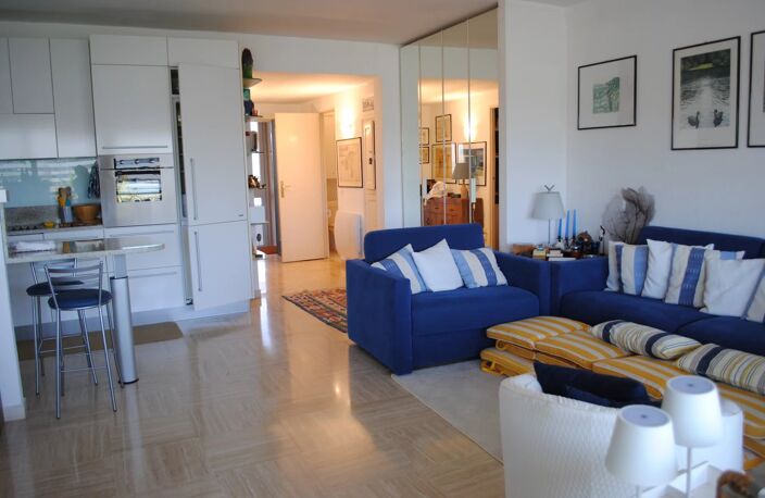 EXCLUSIVITE BEAU 3 PIECES CAVE ETAGE ELEVE — photo 3