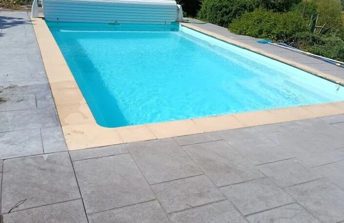 Maison lumineuse avec piscine dans un environnement privilégié — photo 3
