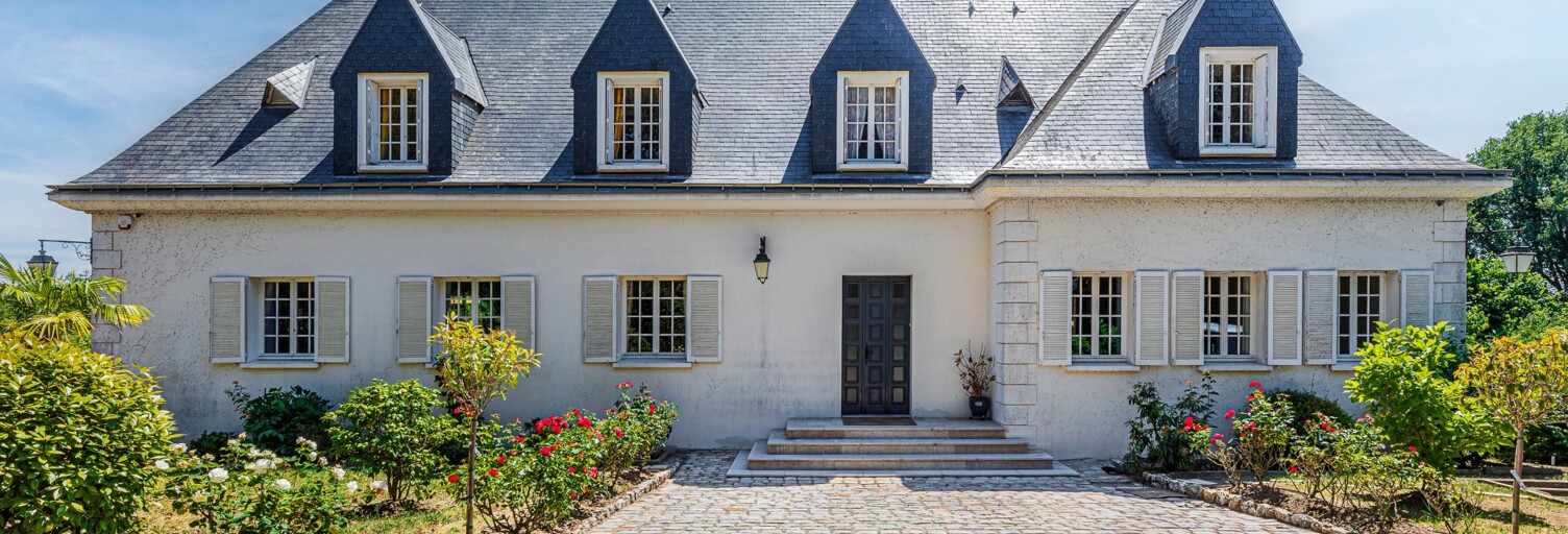 Maison 10 Pièces 285 m² à vendre à Saint-Cyr-sur-Loire (37540)