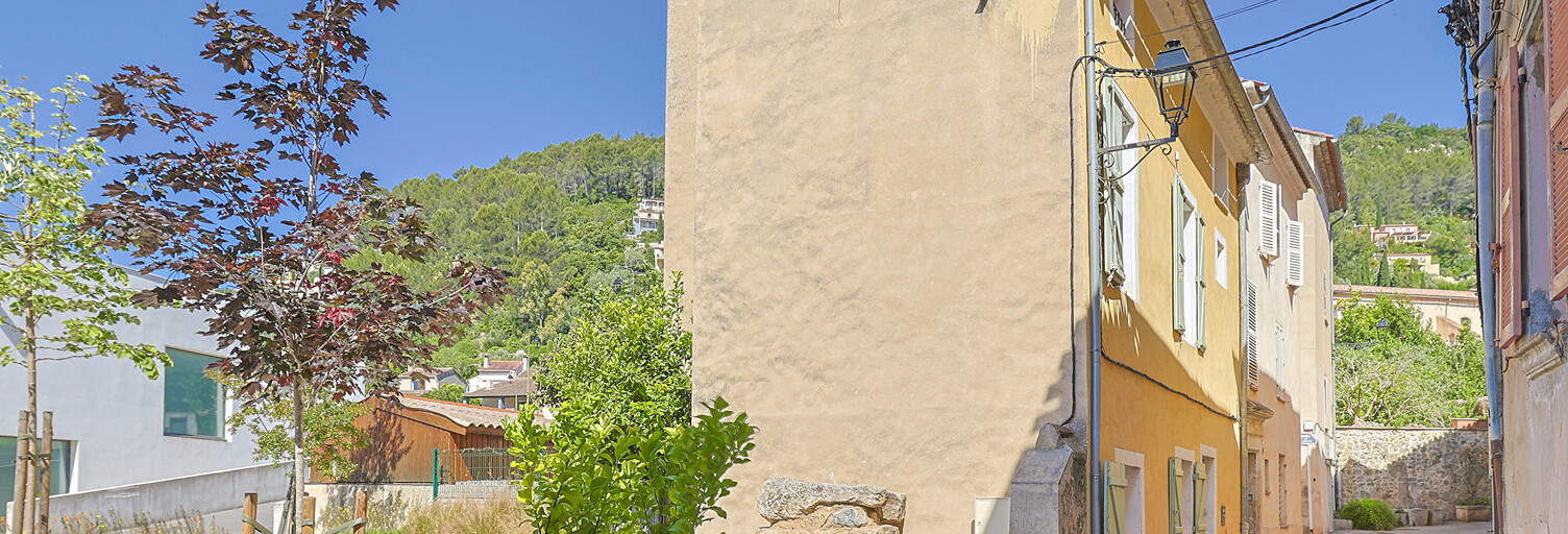 Maison 5 Pièces 100 m² à vendre à Solliès-Toucas (83210)