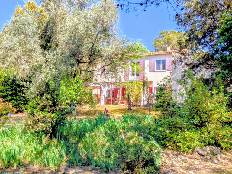 A 8 km d'Uzès, élégante bastide, double habitation possible, fort potentiel locatif & terrain constructible — photo 1