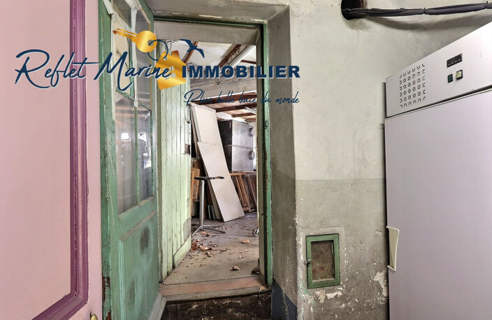 A MARSEILLE LE CABOT - Immeuble R+1 avec local commercial et — photo 4