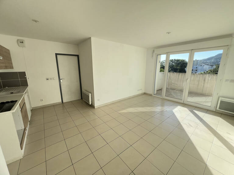 T3 TOULON EST DERNIER ETAGE — photo 1
