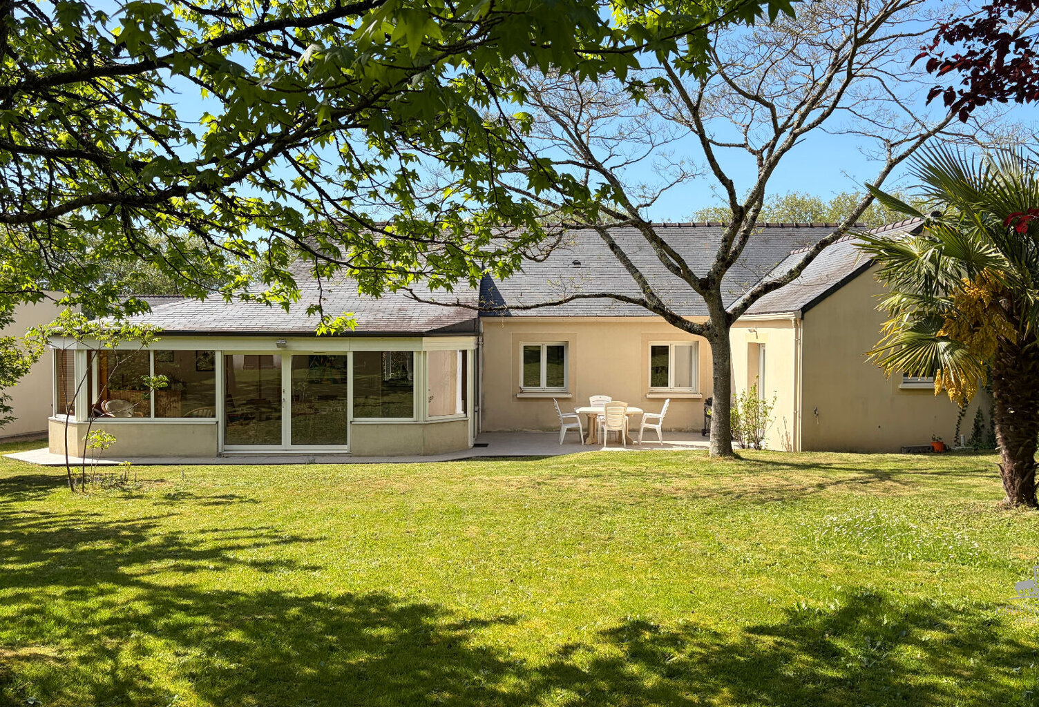 Maison  de plain-pied Grandchamp Des Fontaines bourg , 134 m²  terrain de 977 m² — photo 1