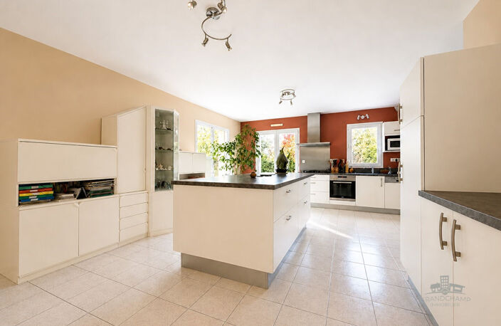 Maison  de plain-pied Grandchamp Des Fontaines bourg , 134 m²  terrain de 977 m² — photo 5