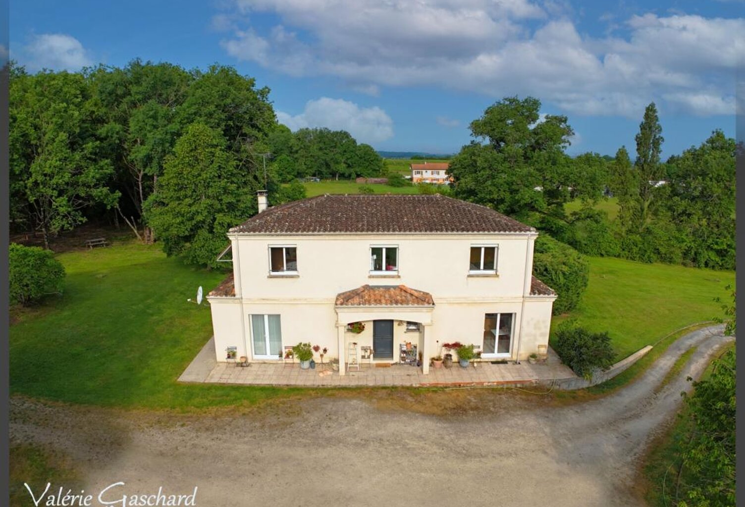 Maison 160 m² sur ha de terrain à  SAINT SAUVEUR DE PUYNORMAND (33) — photo 1