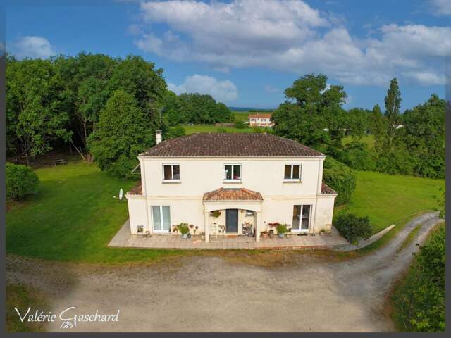 Maison 160 m² sur ha de terrain à  SAINT SAUVEUR DE PUYNORMAND (33) — photo du bien