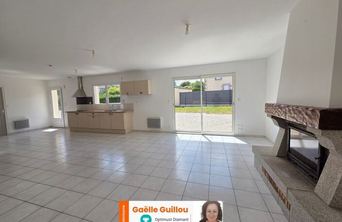 CLEDER : Maison traditionnelle de 108m² - vie de plain pied - Garage et jardin clos — photo 4