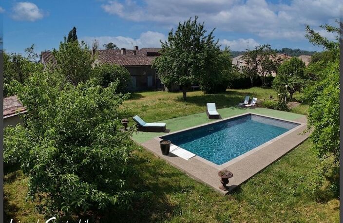 Maison à vendre 11 pièces 6 chambres sur la commune de LE FLEIX en Dordogne  (24) — photo 2